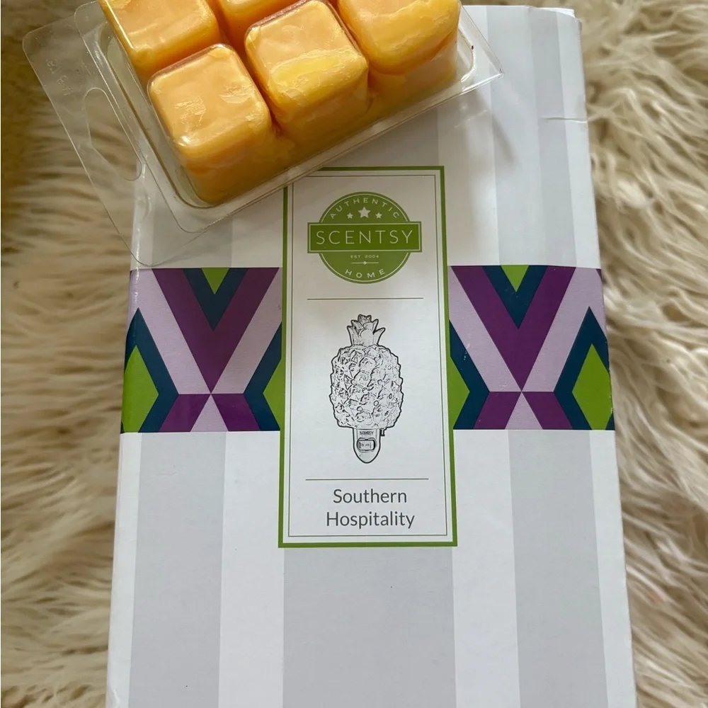 Scentsy Southern Hospitality Mini Pineapple Wax Warmer New In Box Wall Plug Gift - Picture 3 of 6
